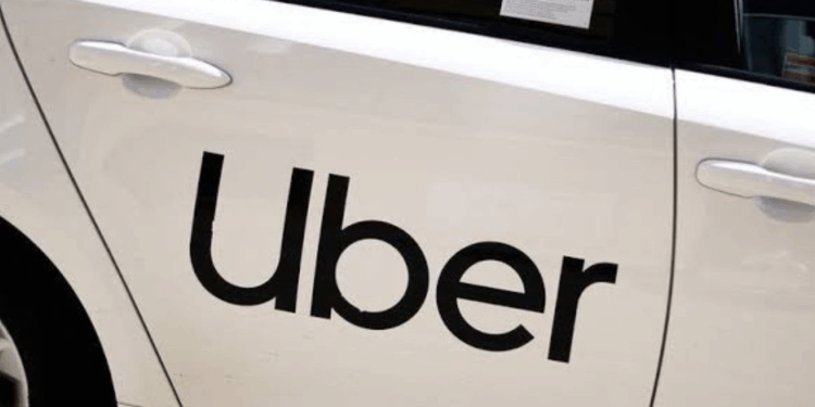 Uber, Momenta to Trial Driverless Cars from 2026