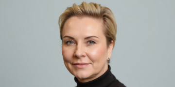 Linda Saunders - Salesforce - Generative AI