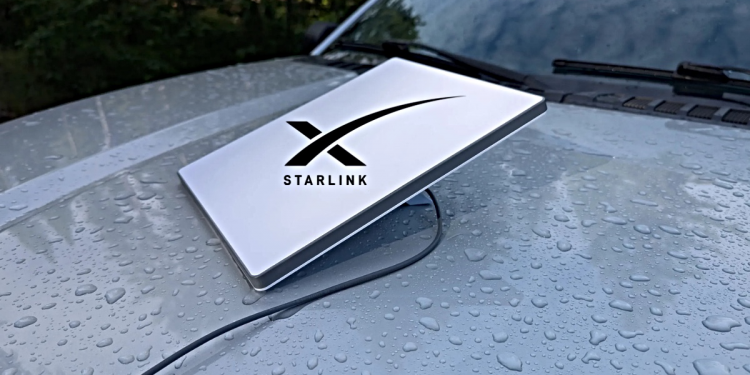 SpaceX to Lower 4,400 Starlink Satellites After Orbital Explosion, Near-Collision