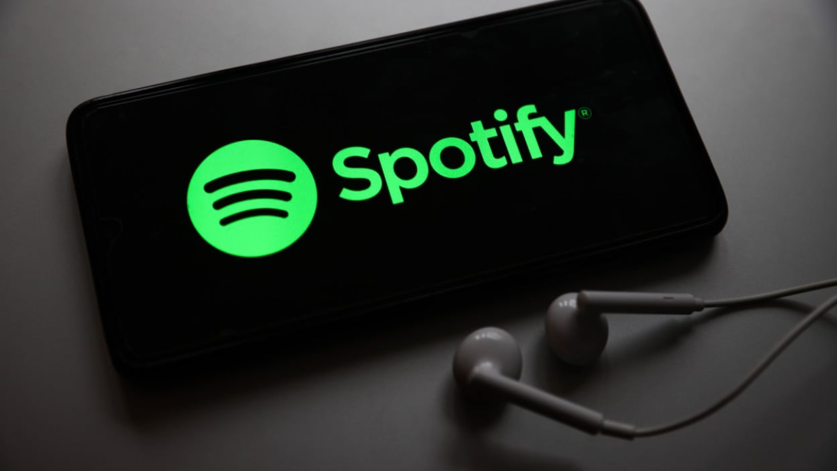Spotify Lowers Monetisation Requirements for Video Podcasters