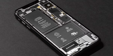 Smartphone batteries are getting bigger