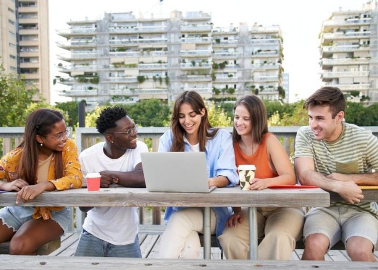 international students economy