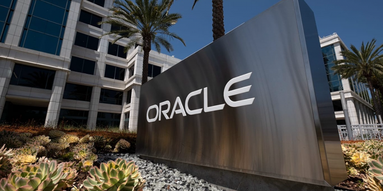 Oracle Appoints Schneider Electric’s Hilary Maxson as CFO