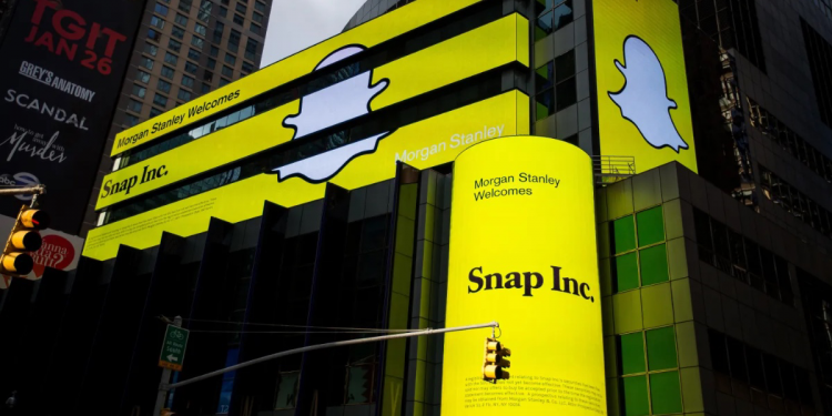 Snap Qualcomm smart glasses deal