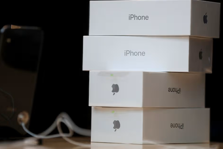 Apple OLED shipment