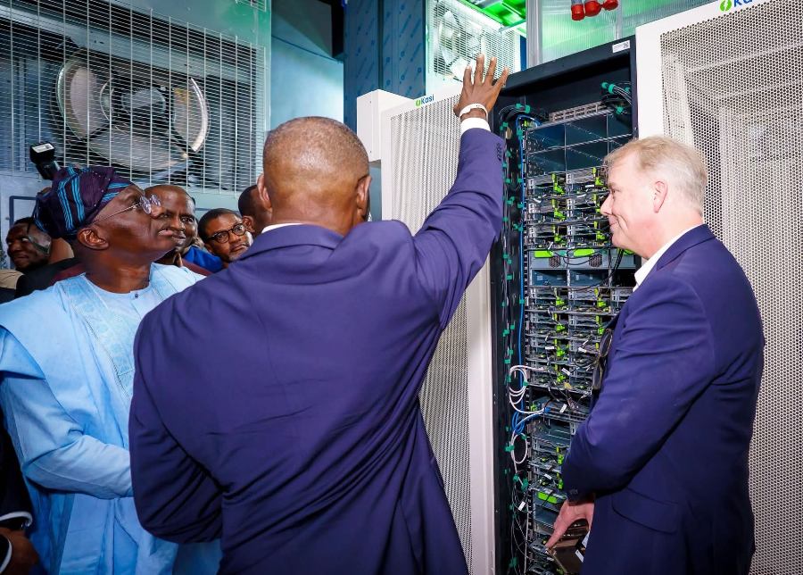 Governor Babajide Sanwo-Olu leads a tour of Kasi Cloud Datacenters