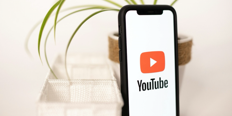 YouTube AI-generated video labels