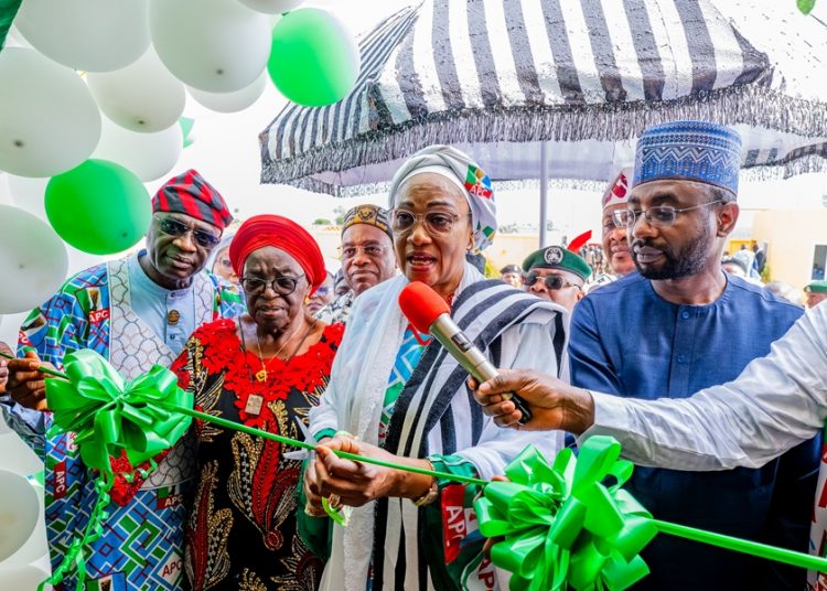 First Lady Oluemi Tinubu commissions NITDA Community IT Centre in Benue community