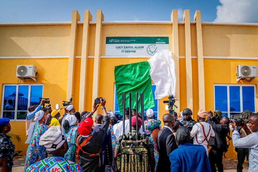 First Lady Oluemi Tinubu commissions NITDA Community IT Centre in Benue community