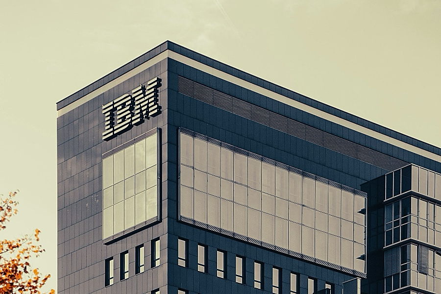 IBM Shares Plunge After Revenue Miss as Customers Shift Spending to AI Hardware